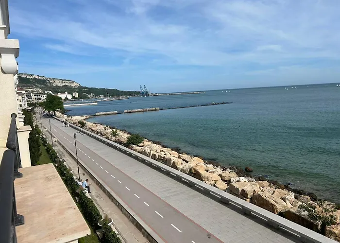 Emma Complex Carpe Diem Apartment